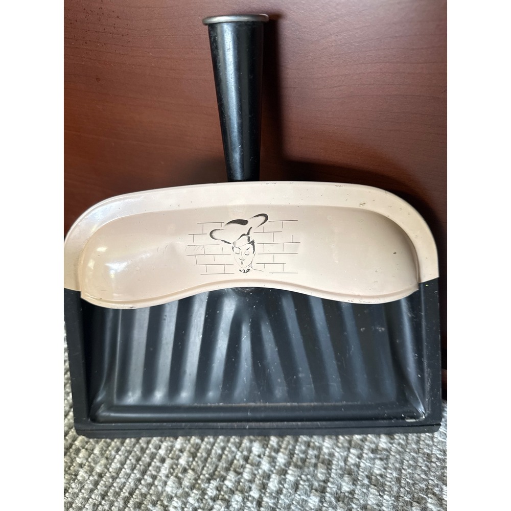 Vintage Metal Dustpan Mid Century Chef Graphic Black Tan Retro Kitchen Decor - Picture 1 of 5